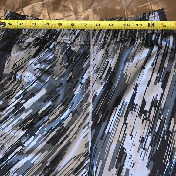 Nike Dry Fit Basketball Shorts-Large (Boys) - Picture 3 of 6